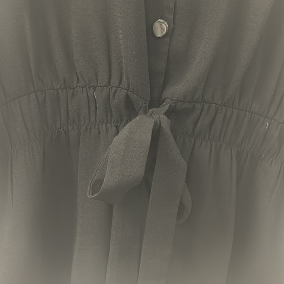 Waist tie button front blouse - Picture 6 of 7